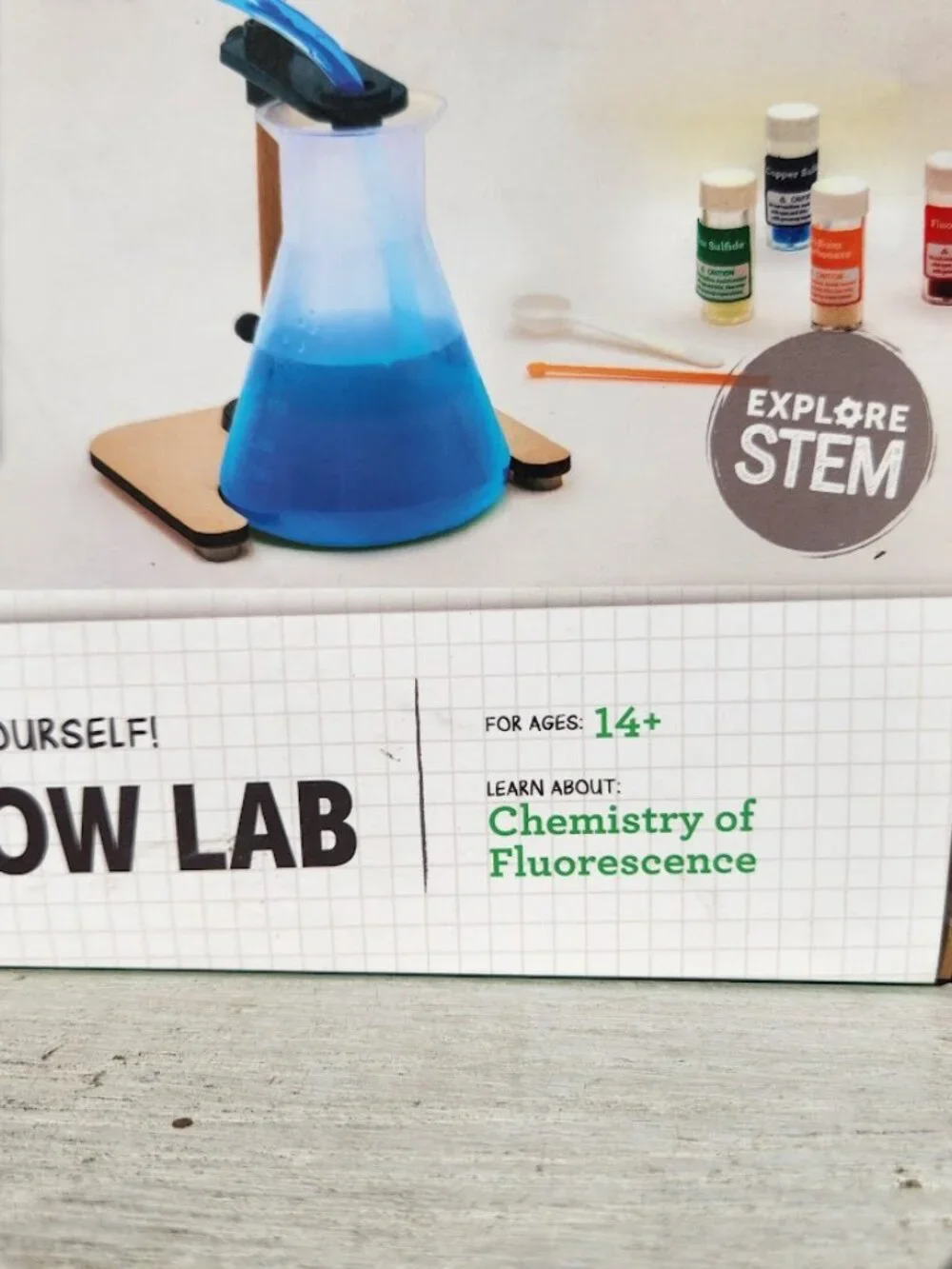 NEW Glow Lab KiwiCo. Kiwi Co. Crate Science Experiment Craft Kit UV Light Topics